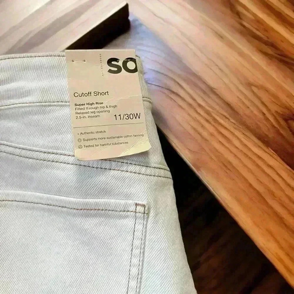 Junior’s size 11 SO white cutoff super high waist denim shorts rainbow pattern - Picture 2 of 3